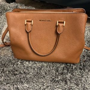 Michael Kors Savannah LG Satchel in Leather